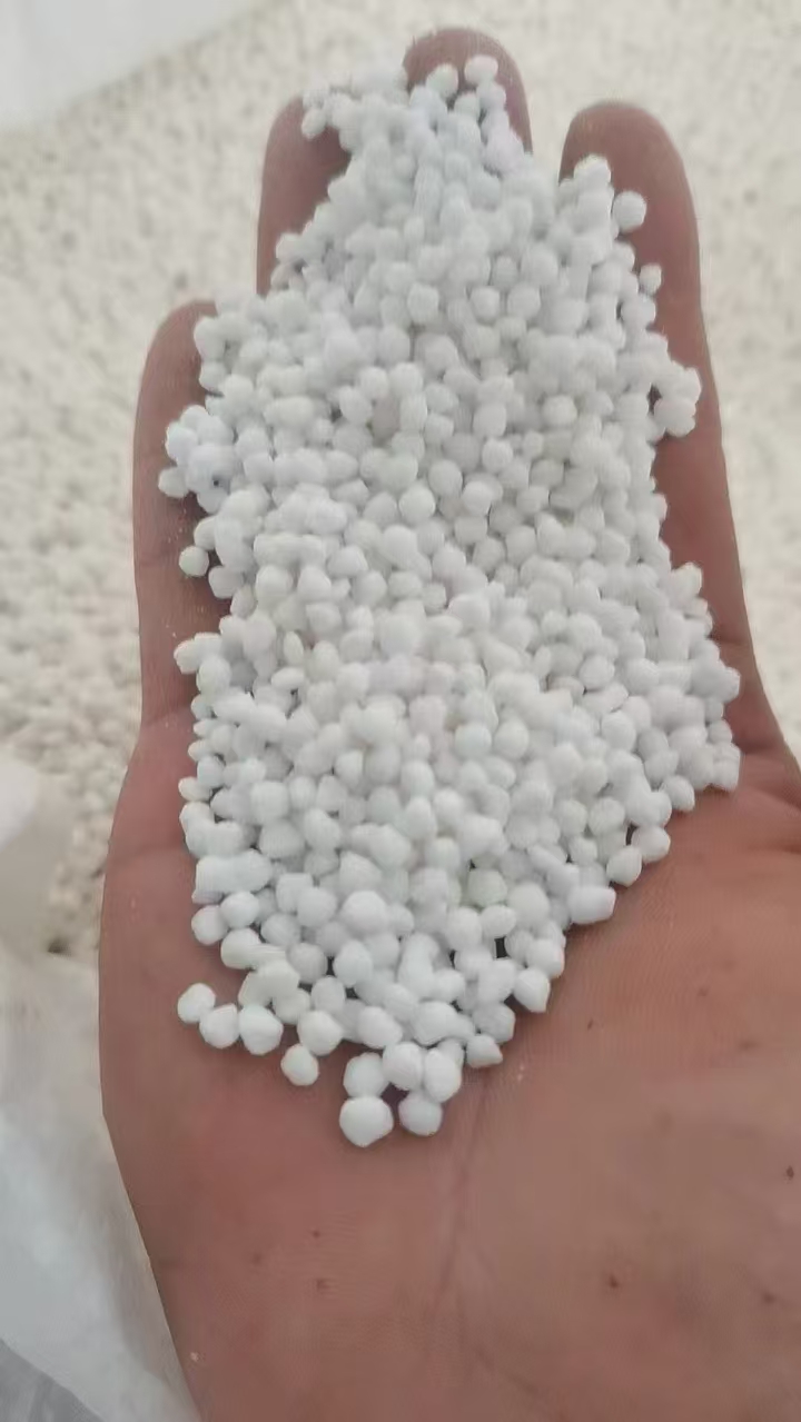 小麦每亩用多少颗粒氯化铵